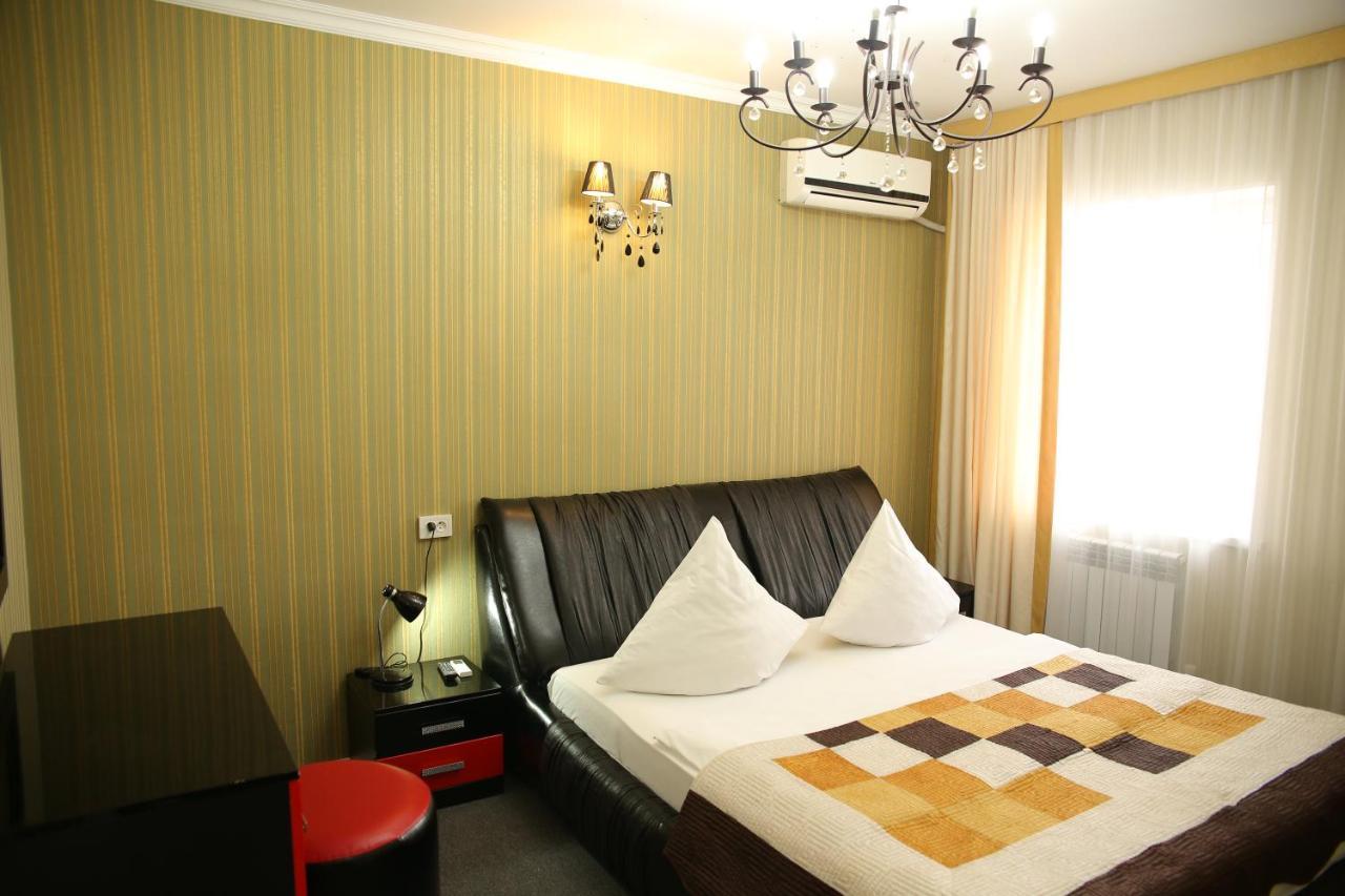 Sweet Home Hotel Atyraū Exteriér fotografie